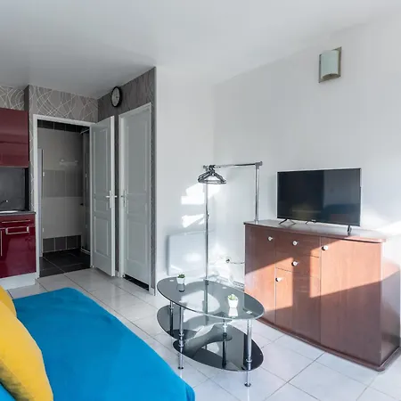 Au Coeur De Pour 4 Personnes, A Proximite Des Commerces Et Plages - Fr-1-50-142 Apartment *